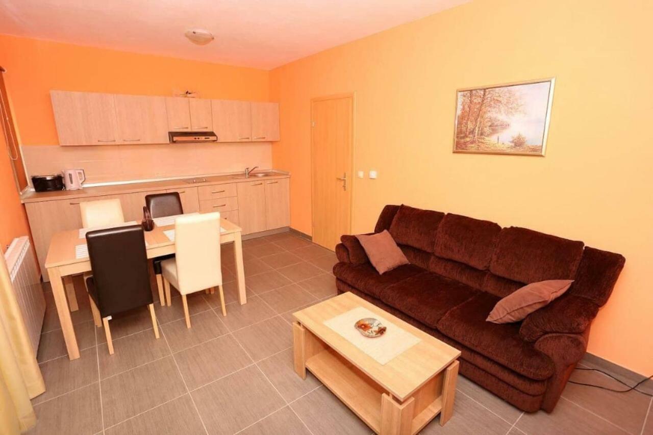 Apartmani Lili Sukosan Bagian luar foto