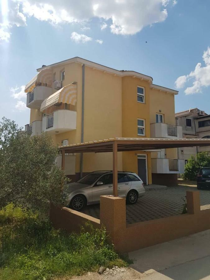Apartmani Lili Sukosan Bagian luar foto