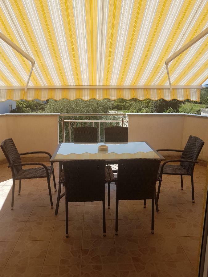 Apartmani Lili Sukosan Bagian luar foto