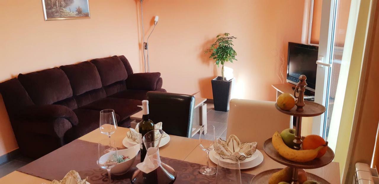 Apartmani Lili Sukosan Bagian luar foto