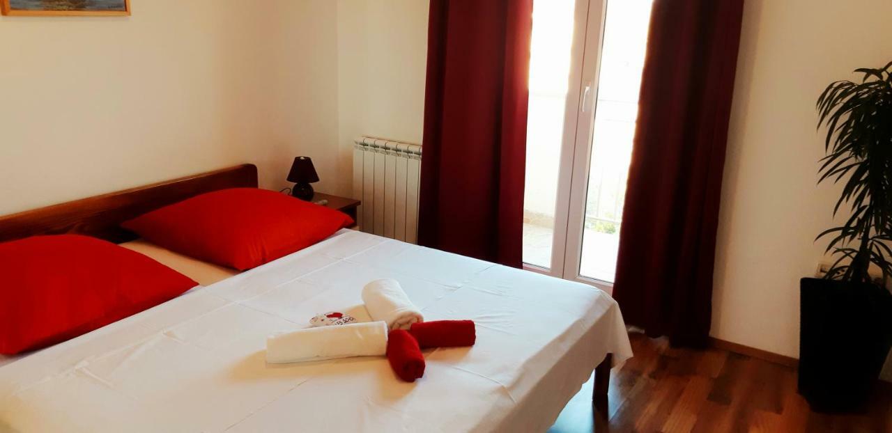 Apartmani Lili Sukosan Bagian luar foto