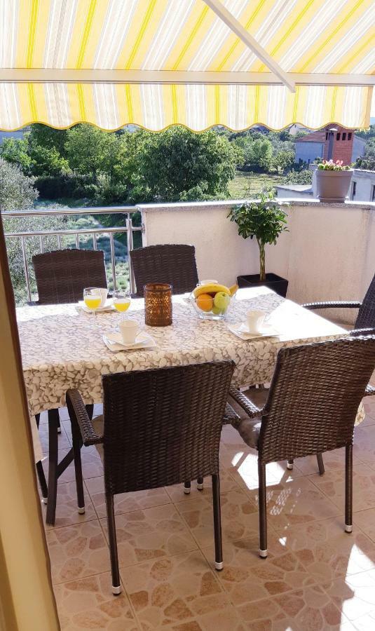 Apartmani Lili Sukosan Bagian luar foto