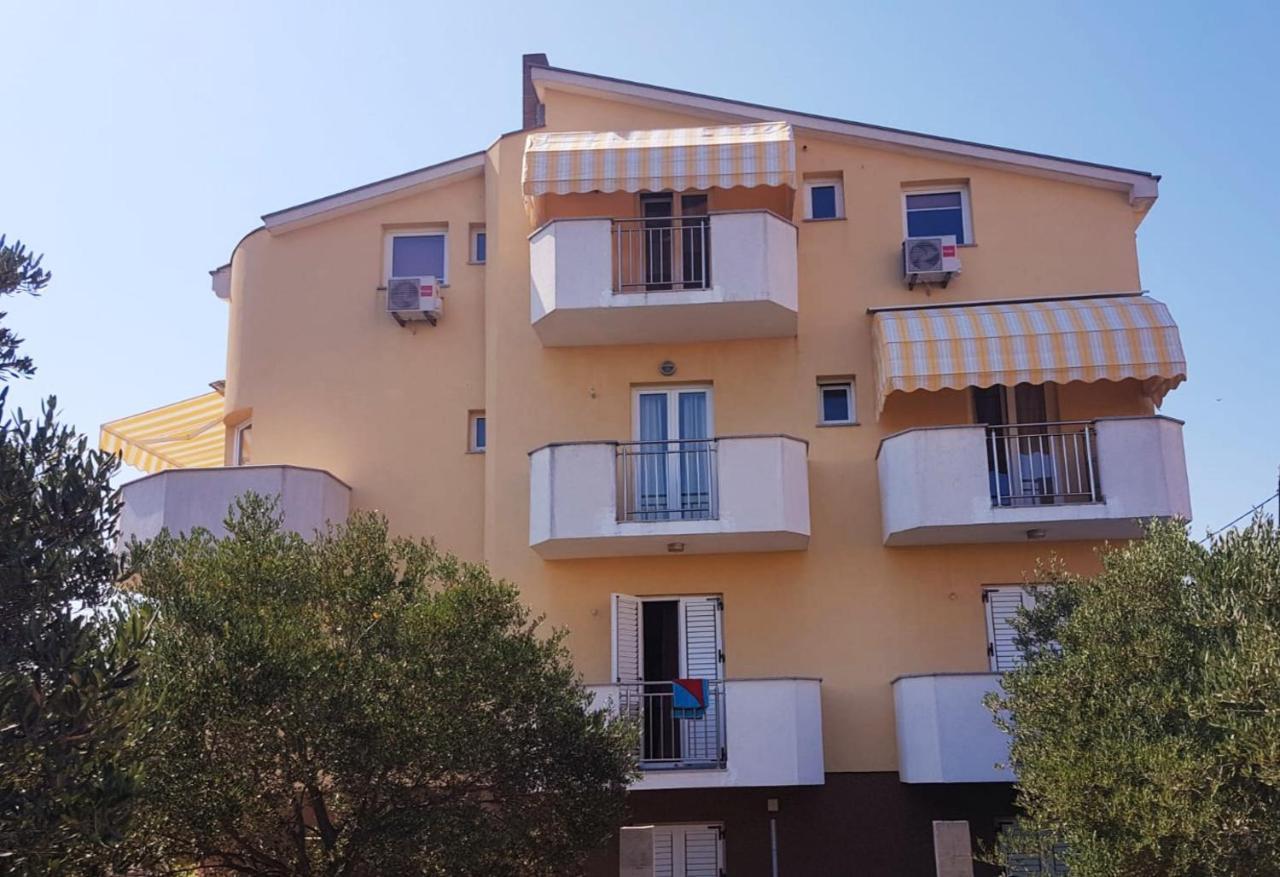 Apartmani Lili Sukosan Bagian luar foto