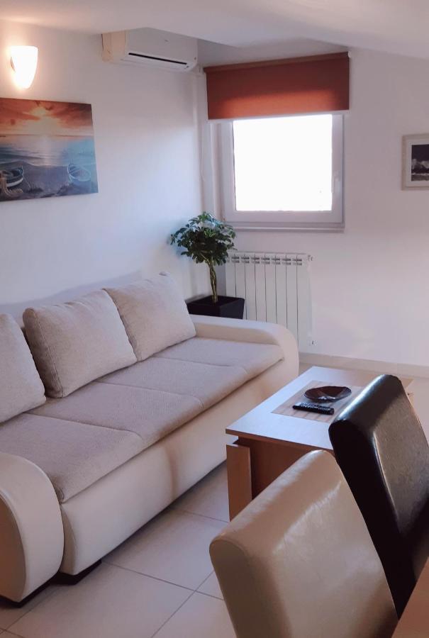 Apartmani Lili Sukosan Bagian luar foto