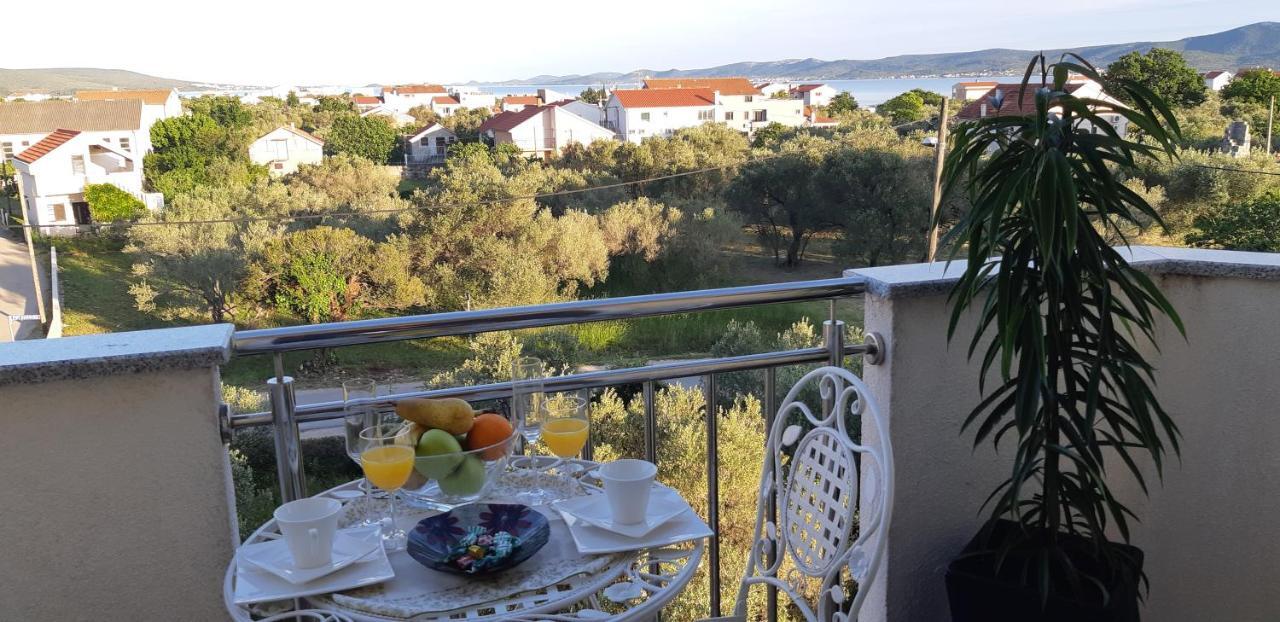 Apartmani Lili Sukosan Bagian luar foto