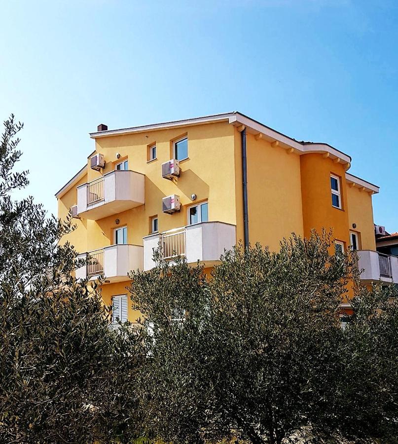 Apartmani Lili Sukosan Bagian luar foto