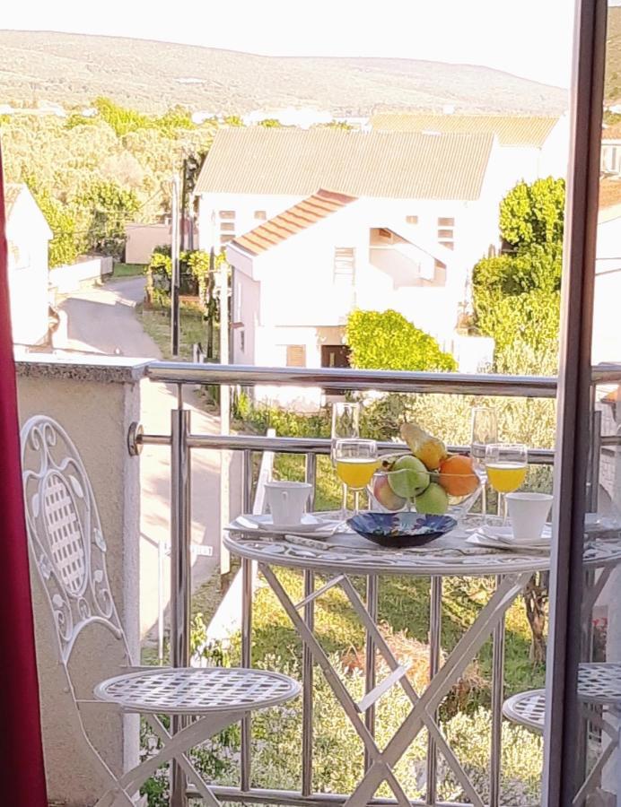 Apartmani Lili Sukosan Bagian luar foto